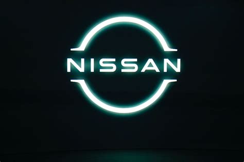 Pertama kali dalam 20 tahun, Nissan luncurkan logo baru