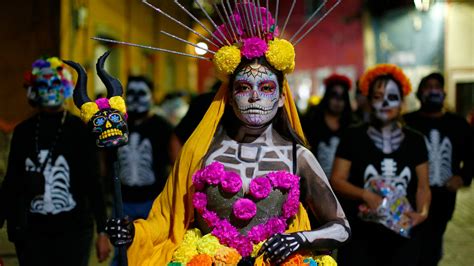 Altar Dia De Los Muertos Cementerio