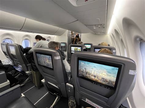 Air Canada A220 business seat excites with comfort options - Runway ...