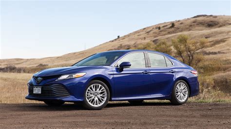 2018 Toyota Camry Hybrid gas-mileage review: going the distance