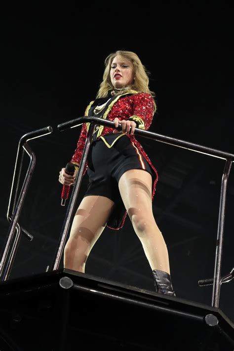 TAYLOR SWIFT Performs at Her Red Tour in O2 Arena in London – HawtCelebs