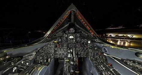 The SR-71 Blackbird Took Its First Flight 50 Years Ago Today | Gizmodo ...