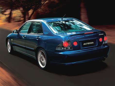 Toyota Altezza technical specifications and fuel economy