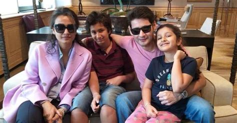 Mahesh Babu goes on a family holiday, fans wish safe travel