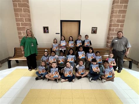 Memorial Reading Benches Donated to Carson Elementary | Carson Elementary