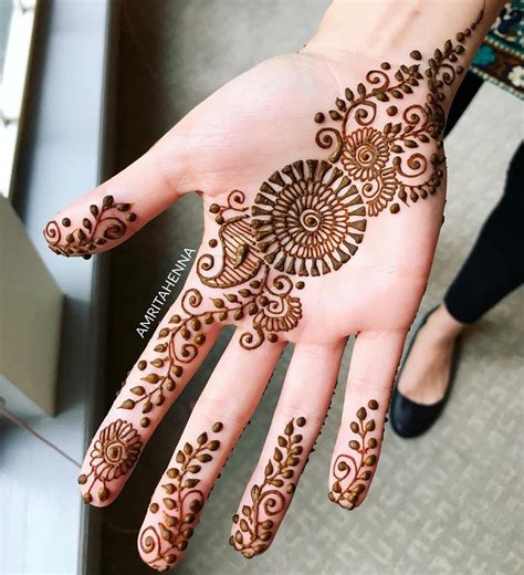 Bridesmaids, These 9 Small Mehndi Designs Won’t Keep You Away From The ...