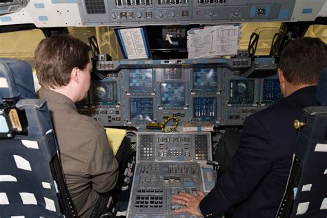 A detailed photo tour of NASA’s space shuttle cockpit trainer | Ars ...