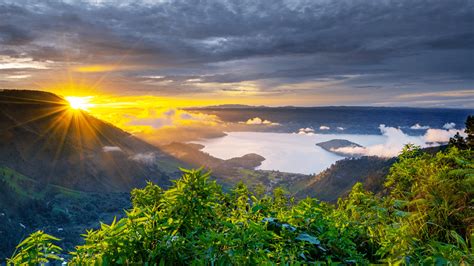 79 Tempat Wisata Baru di Danau Toba yang Indah Bak Permata Alam