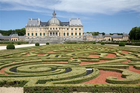 Vaux-le-Vicomte castle - best gardens in France | France travel, Travel ...