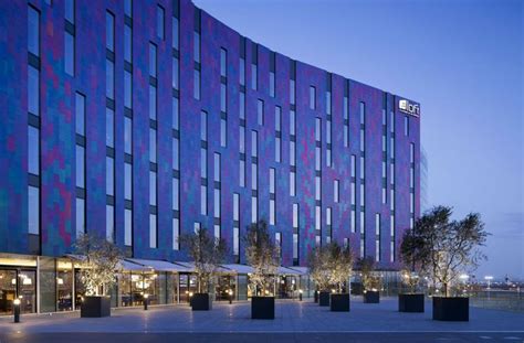 Aloft London Excel | - Arch2O.com | Hotels design, Architecture model ...