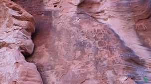 Petroglyphs at Mouse's Tank Trail in Valley of Fire State Park - Cactus ...