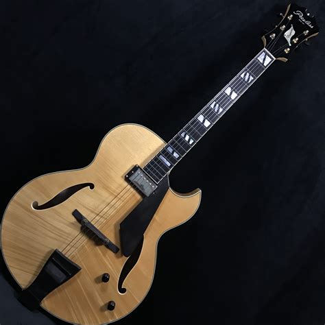 Peerless Cremona 17 Archtop Jazz Guitar 3017951 W case — Guitars 'n Jazz