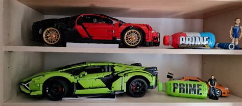 Lego Technic replike Bugatti Chiron in Lamborghini Sian