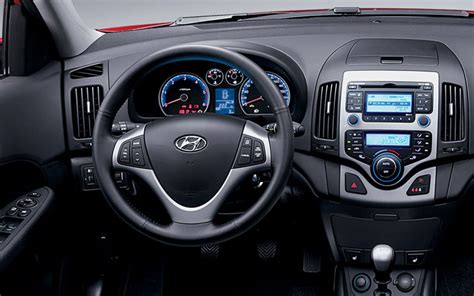 latest hot cars blog: Hyundai Elantra 2012 interior