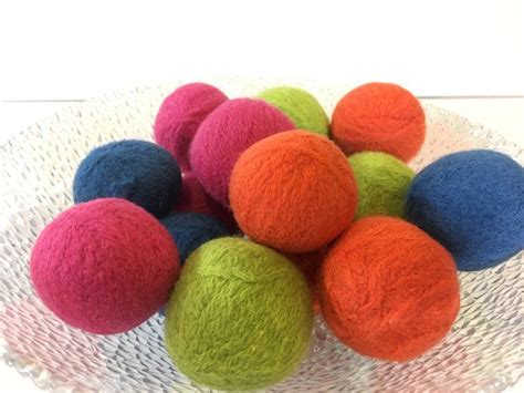 How to Make DIY Felted Wool Dryer Balls FREE Pattern | Felt diy, Wool ...