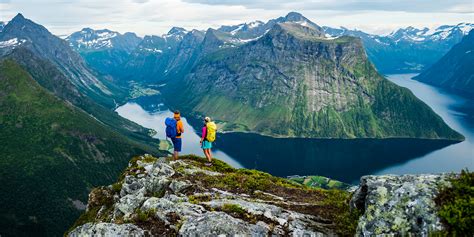 Hiking - Official travel guide to Norway - visitnorway.com