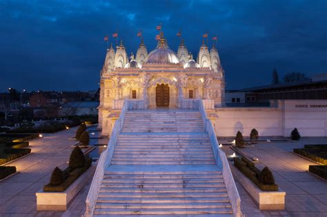 ShreeSwamiNarayanBhagwan: BAPS Shri Swaminarayan Mandir IN London