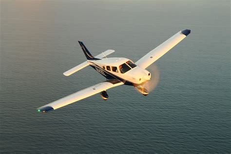 Archer DLX Aircraft | Personal Class | Piper Aircraft