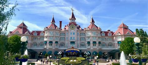 Disneyland Hotel Packages- How to Save Up to $300 Per Night - Travel Trains