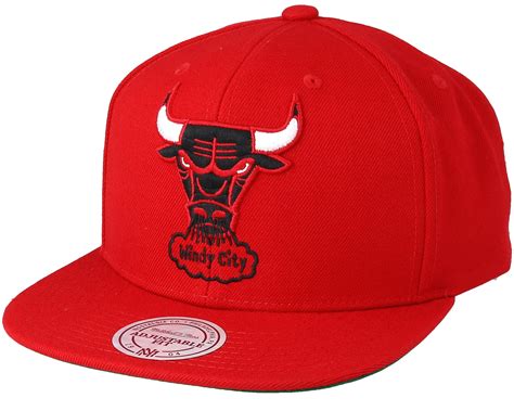 Chicago Bulls Wool Solid Red Snapback - Mitchell & Ness caps ...