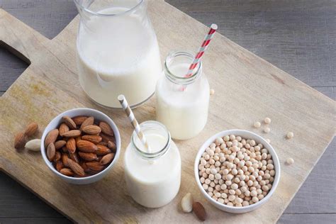 Soy Milk vs. Almond Milk: Which Is Eco-Friendlier?