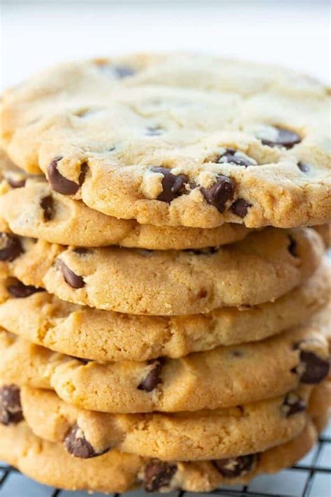 Crispy Chocolate Chip Cookie Recipe - The Kitchen Magpie