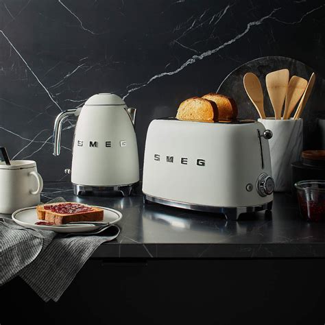 Smeg Matte White Electric Tea Kettle + Reviews | Crate & Barrel | Retro ...