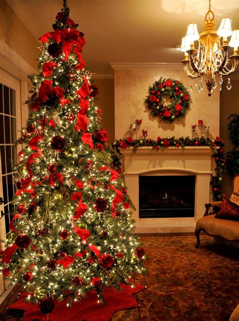 10 Stunning Elegant Christmas Tree Decorating Ideas 2024