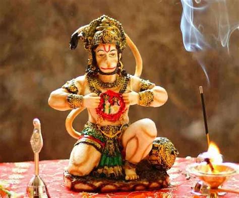 Hanuman Ji Ki Puja: मंगलवार को हनुमान जी की पूजा करते समय इन बातों का ...