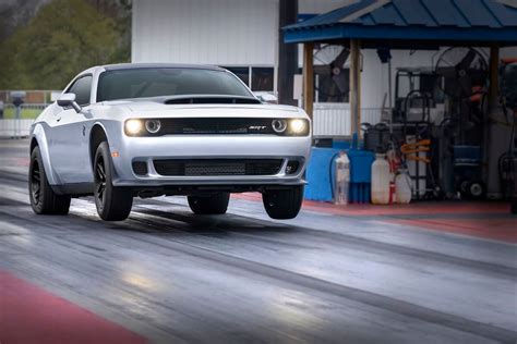 Dodge Challenger Demon 170 Packs 1,025 Asphalt-Kicking Horsepower