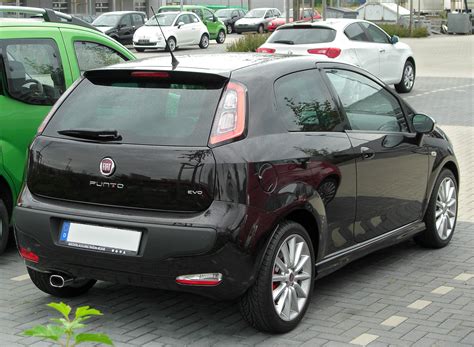 File:Fiat Punto Evo rear 20100731.jpg - Wikipedia