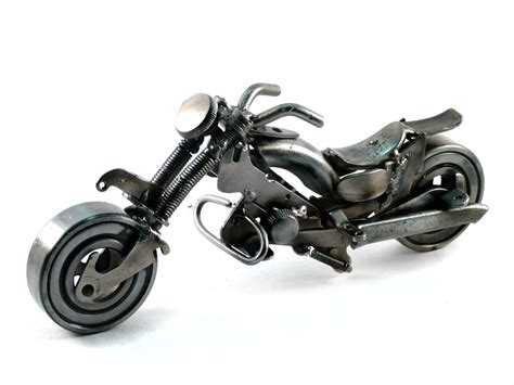 Pin by Jim sharp on ESCULTURAS MIAS | Motorcycle sculpture, Metal art ...