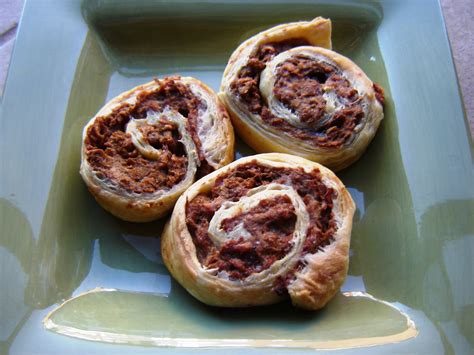 Dinner is Vegan: Easy Vegan Sausage Rolls