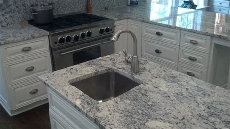 White ice granite countertops for a fantastic kitchen decor