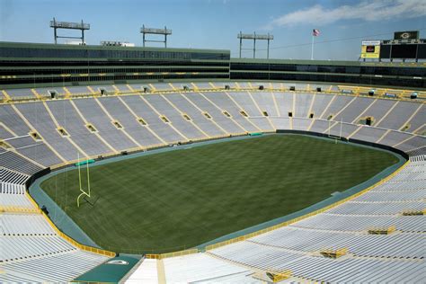 In Our Shoes: Lambeau Field!