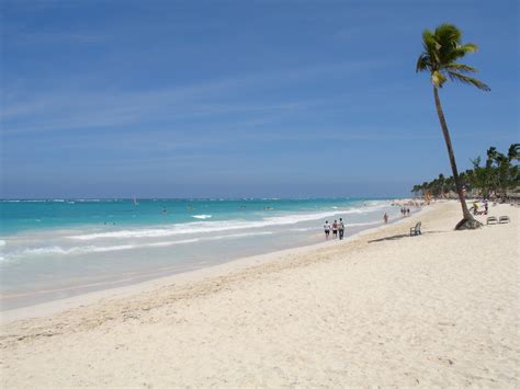 File:Playa Bavaro.JPG - Wikimedia Commons