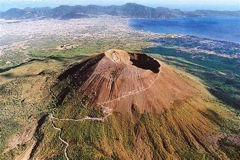 Mt Vesuvius and Pompeii Tour by Bus from Sorrento 2024