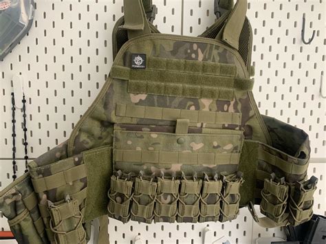 Tactical Vest + smg pouches + side pouch