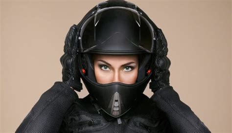 The Five Best Motorcycle Helmets for Women