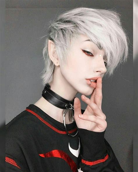 Pin by miiokz TV GG GG on DJmiiokz | Short hair styles, Emo hair, Hair ...