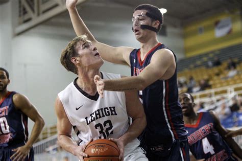 Lehigh men's basketball leaves no doubt against Holy Cross ...