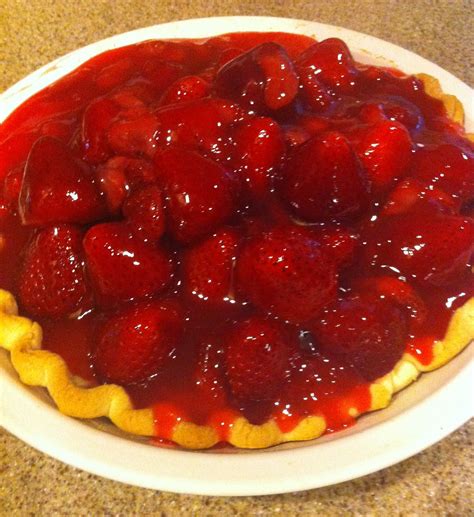 The Southern Spoon: Strawberry Glaze Pie