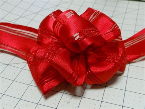 Easy Bow Using Wire-Edge Ribbon Instructional | Fancy bows, Gift bows ...