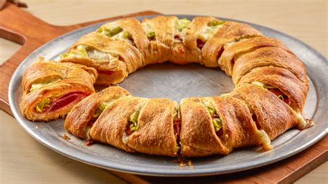 Spicy Italian Crescent Ring Recipe - Pillsbury.com