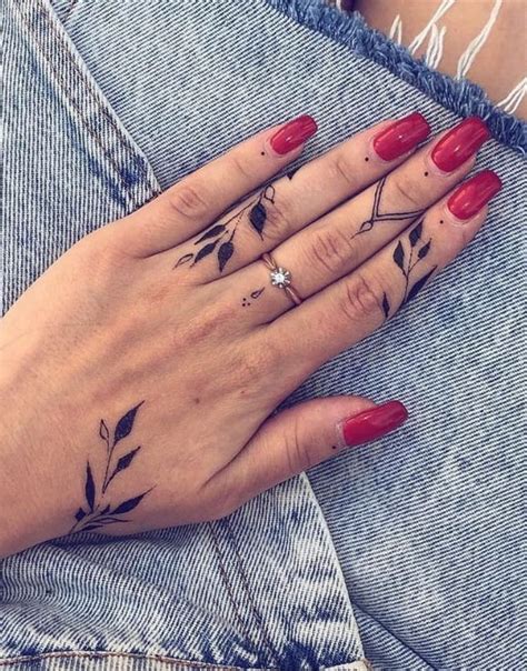 45 Meaningful Tiny Finger Tattoo Ideas Every Woman Eager To Paint ...