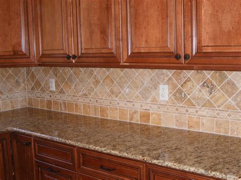 Travertine Tile Backsplash, Backsplash Arabesque, Patterned Tile ...