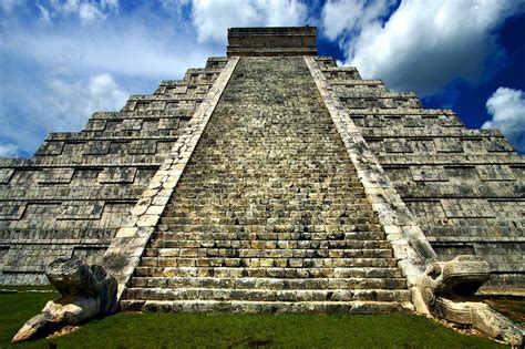 Especial Arqueología Mexicana Por el interior de una pirámide en ...