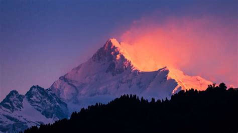 On the road to Kanchenjunga | Condé Nast Traveller India | India ...