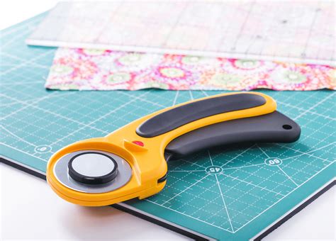 Best Rotary Cutter: 5 Amazing Choices - Nana Sews