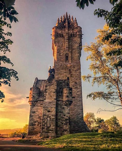 🏰National Wallace Monument in Scotland🏰 📸- @looeez123 | Burgen und ...